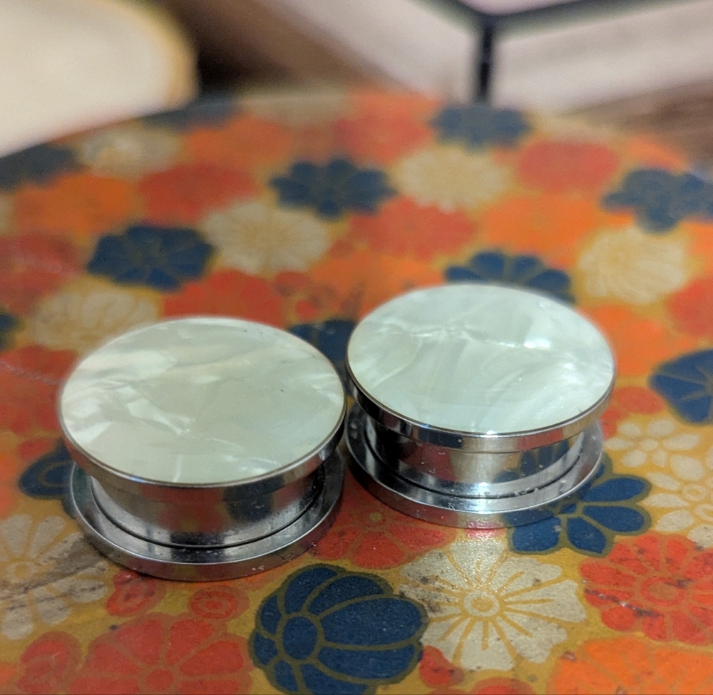 20mm Shimmery Faux Mother of Pearl Look Plugs